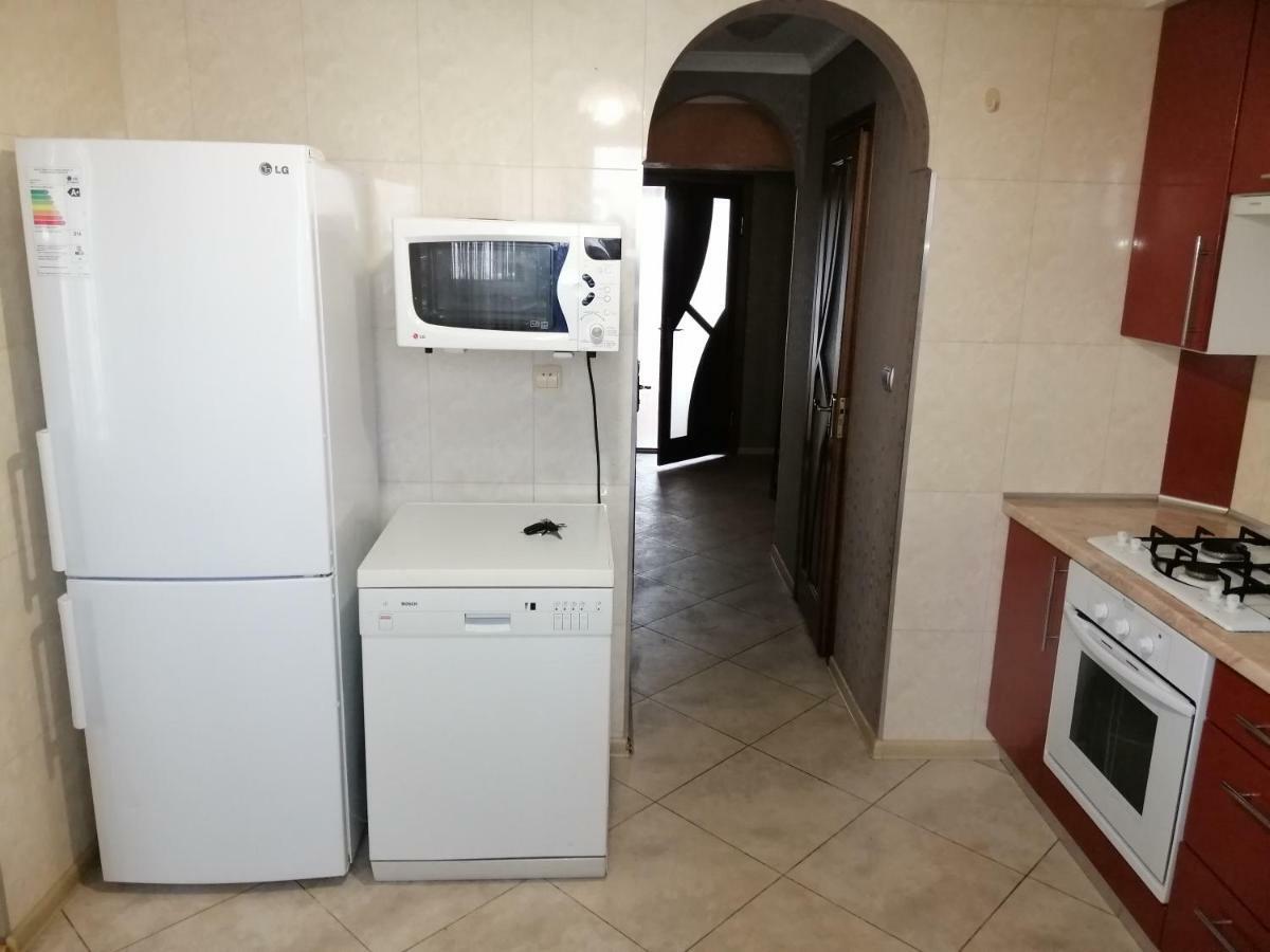 Тихая Квартира В Центре Ковеля Kovel Buitenkant foto
